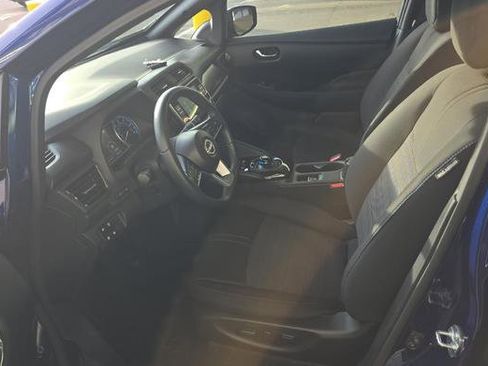 Used 2025 Nissan Leaf SV Plus image 5
