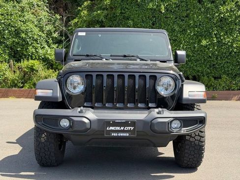 Used 2022 Jeep Wrangler Unlimited Sport AWD/4WD image 2