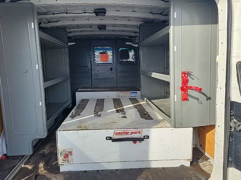 Used 2019 Nissan NV 3500 SL w/ Back Door Glass Package image 7