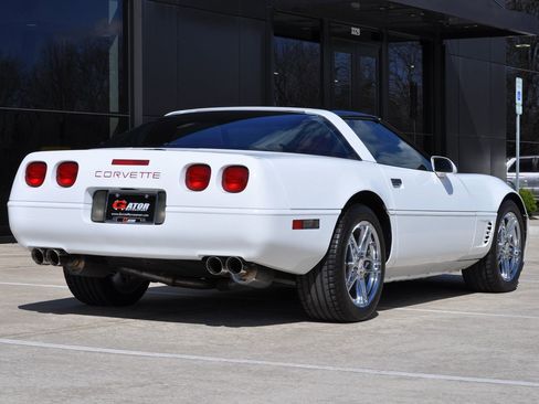 Used 1996 Chevrolet Corvette Coupe RWD image 15