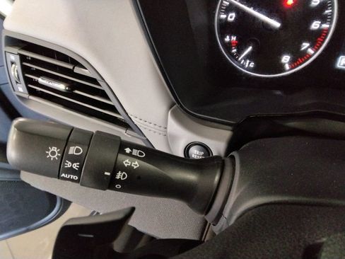 Used 2024 Subaru Outback Premium image 13