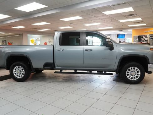 Used 2024 Chevrolet Silverado 3500 LT w/ Convenience Package AWD/4WD image 12