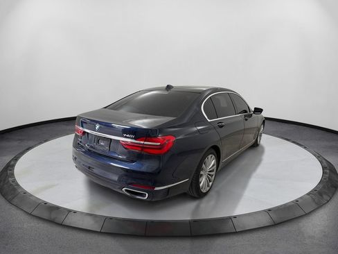 Used 2017 BMW 740i RWD image 5