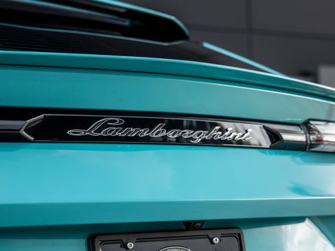 Used 2024 Lamborghini Urus S AWD/4WD image 14