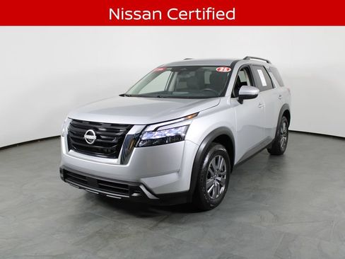 Certified 2025 Nissan Pathfinder SV AWD/4WD image 2