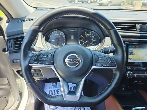 Used 2017 Nissan Rogue SL w/ SL Premium Package AWD/4WD image 13