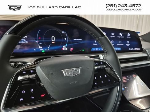 New 2026 Cadillac Vistiq Sport image 22