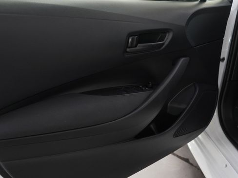 Used 2025 Toyota Corolla LE image 21