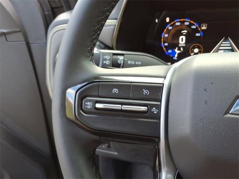 Used 2024 Chevrolet Colorado ZR2 w/ Technology Package image 18