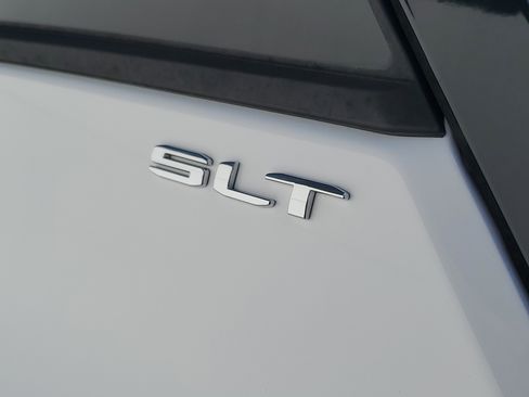 Used 2022 GMC Terrain SLT w/ Infotainment Package II image 7