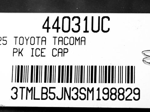 Used 2025 Toyota Tacoma SR5 AWD/4WD image 27