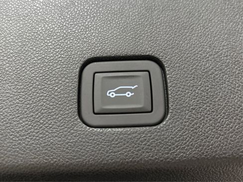 New 2025 Cadillac XT6 Premium Luxury image 12