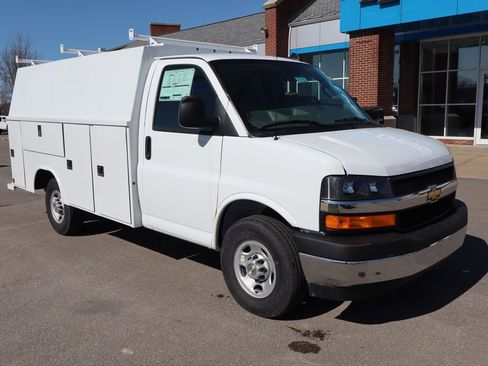 New 2026 Chevrolet Express 3500 w/ Power Convenience Package image 2
