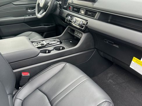 New 2026 Honda Pilot Touring image 18