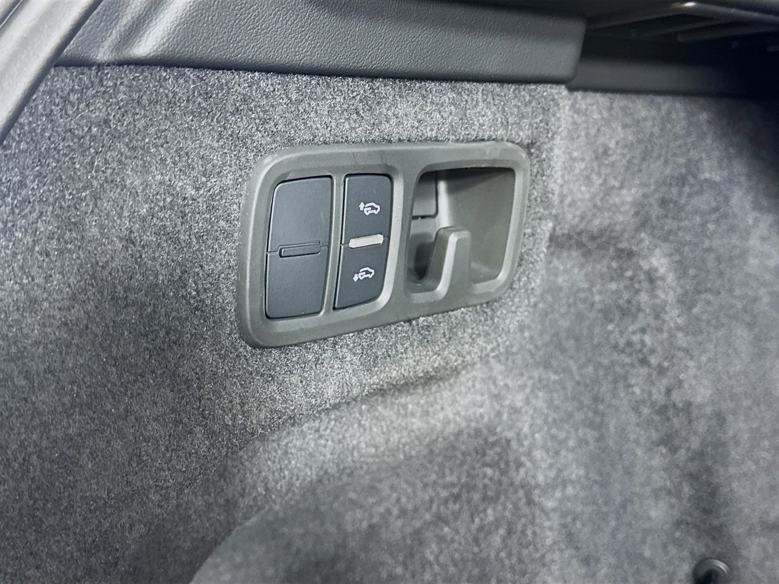 Used 2025 Lamborghini Urus S AWD/4WD image 60