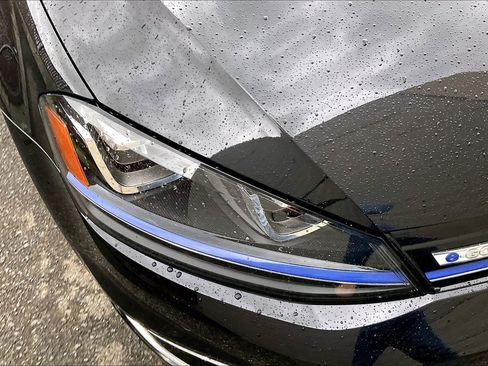 Used 2016 Volkswagen e-Golf SEL Premium FWD image 27