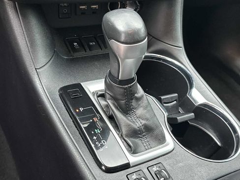 Used 2019 Toyota Highlander XLE FWD image 23