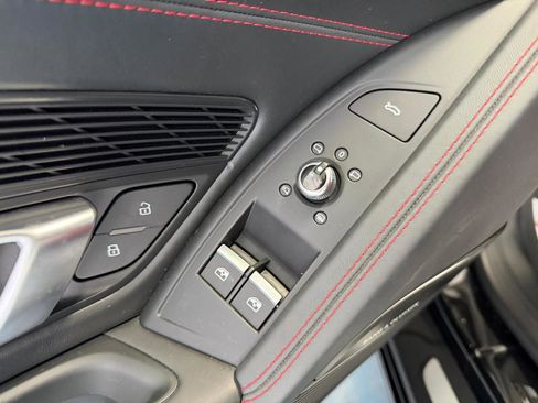 Used 2021 Audi R8 V10 RWD image 13