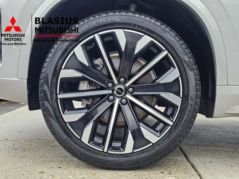 Used 2025 Volvo XC90 B6 Plus image 10