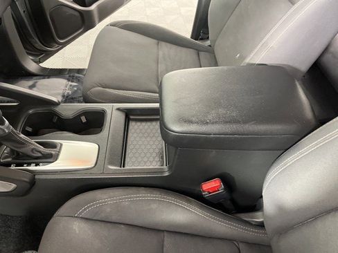 Used 2024 Nissan Frontier SV image 23