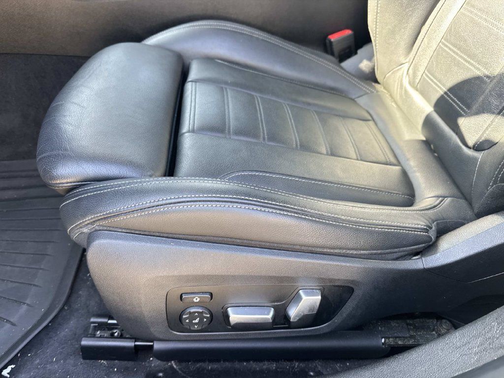 Used 2019 BMW 330i Sedan w/ M Sport Package RWD image 17