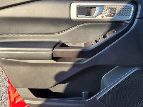 Used 2020 Ford Explorer Limited image 29