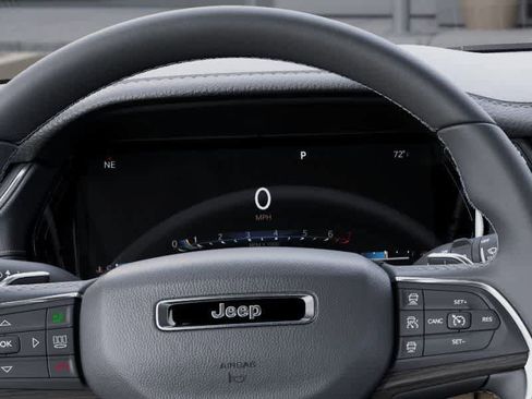 New 2025 Jeep Grand Cherokee Limited w/ Black Appearance Package image 17