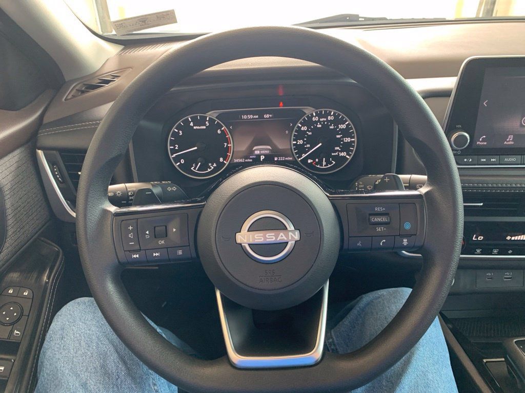 Used 2023 Nissan Rogue SV AWD/4WD image 4