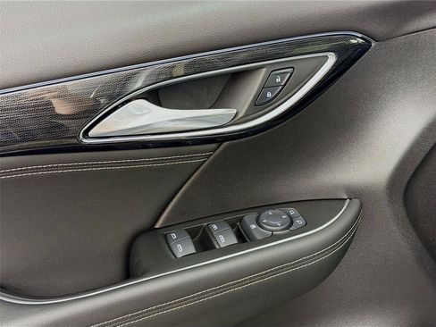 Used 2023 Buick Envision Preferred w/ Sport Touring Package AWD/4WD image 18