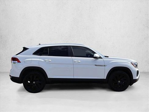 Used 2024 Volkswagen Atlas Cross Sport SE AWD/4WD image 4