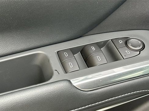 New 2026 Chevrolet Traverse LT image 15