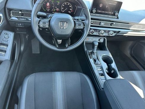 Used 2025 Honda Civic Sport image 8
