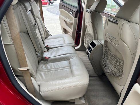 Used 2010 Cadillac SRX Luxury image 16