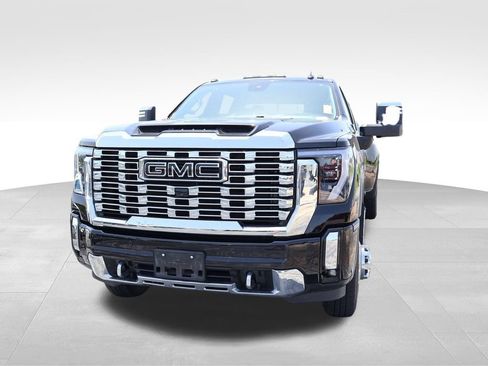 Used 2024 GMC Sierra 3500 Denali w/ Denali Reserve Package AWD/4WD image 7