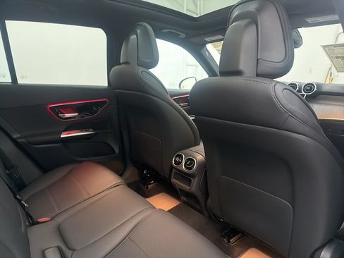 Used 2026 Mercedes-Benz GLC 300 image 25