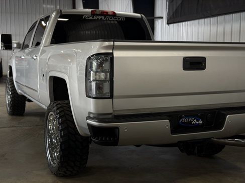 Used 2017 GMC Sierra 2500 SLT w/ Duramax Plus Package AWD/4WD image 30