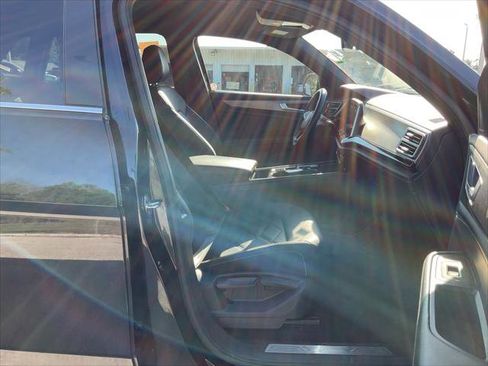 Used 2024 Volkswagen Atlas Cross Sport SE image 26