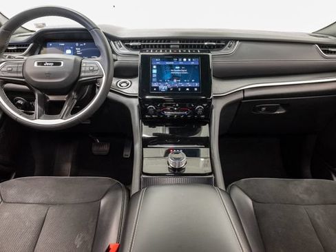 Certified 2024 Jeep Grand Cherokee Altitude AWD/4WD image 28
