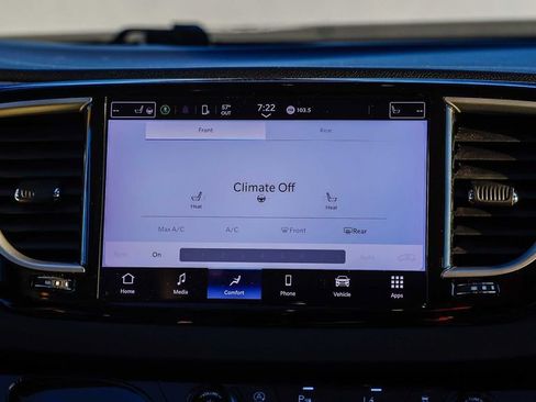 Certified 2024 Chrysler Pacifica Touring-L image 15