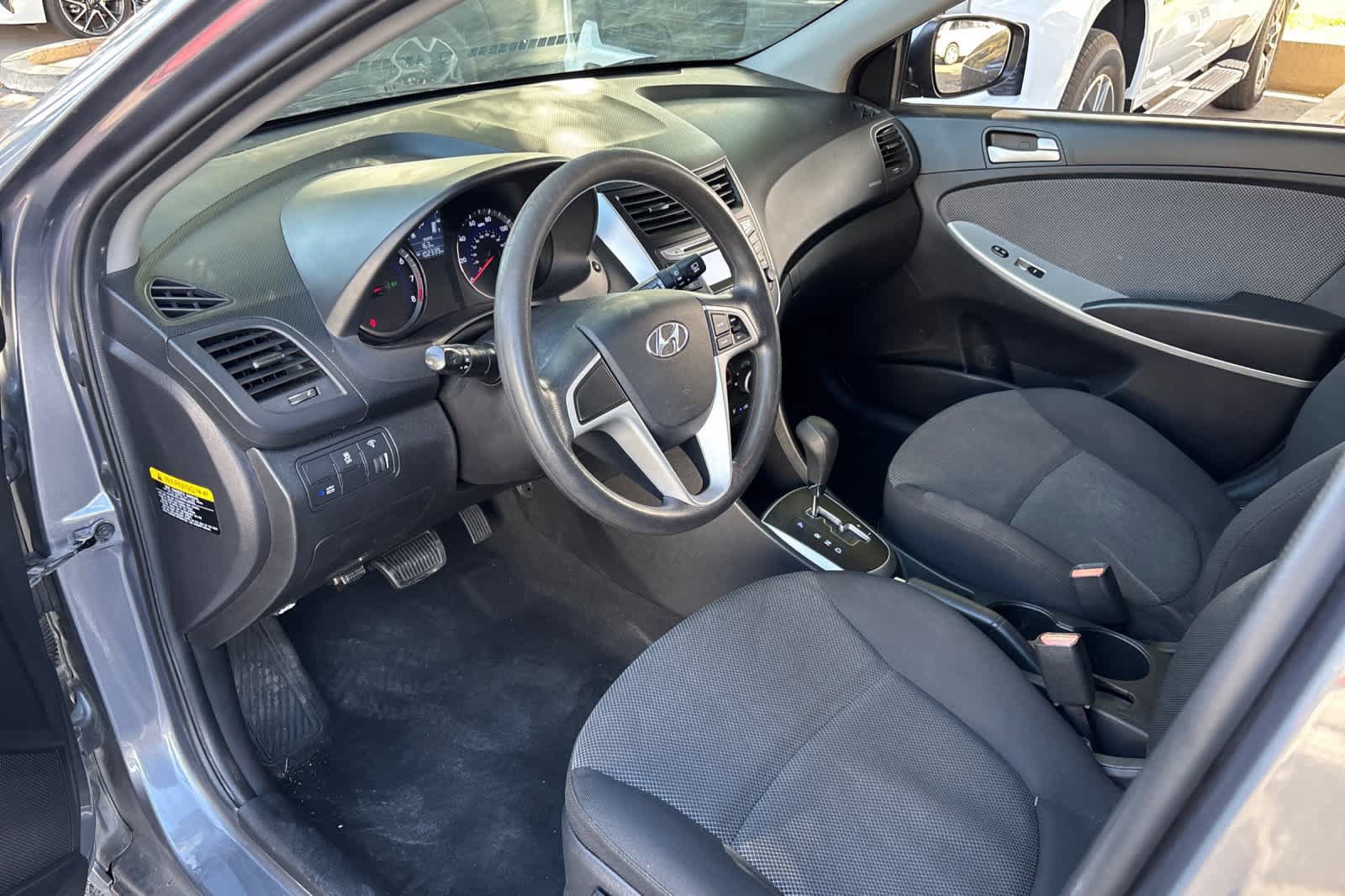 Used 2014 Hyundai Accent GS FWD image 13