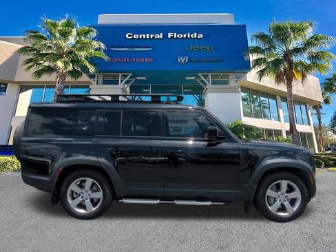 Used 2023 Land Rover Defender 130 SE AWD/4WD image 4