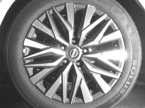 Used 2025 Nissan Altima 2.5 SV FWD image 14