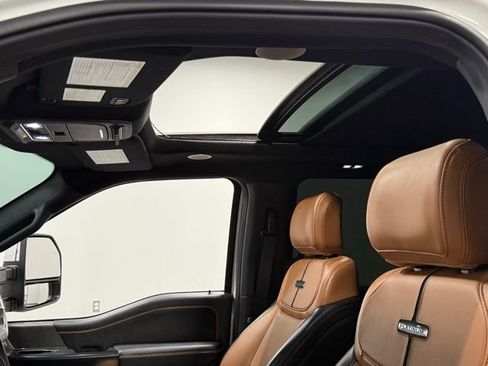 Used 2024 Ford F250 Platinum image 33