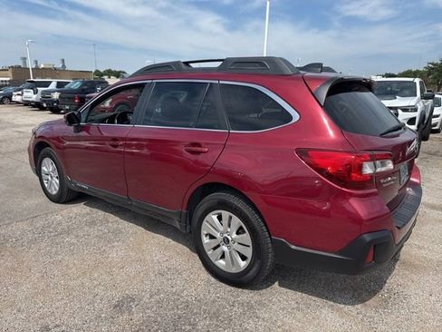 Used 2019 Subaru Outback 2.5i Premium AWD/4WD image 3