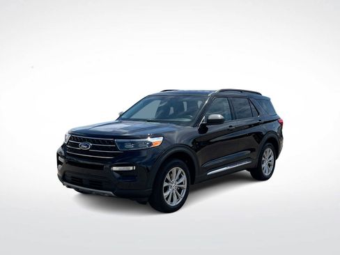 Used 2023 Ford Explorer XLT w/ Equipment Group 202A AWD/4WD image 4