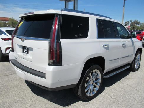Used 2018 Cadillac Escalade Luxury image 6