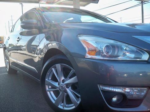 Used 2014 Nissan Altima 2.5 SL w/ Moonroof Package image 19