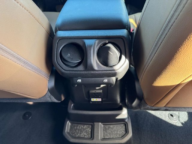 Used 2022 Jeep Wrangler Unlimited Sahara w/ Safety Group AWD/4WD image 14