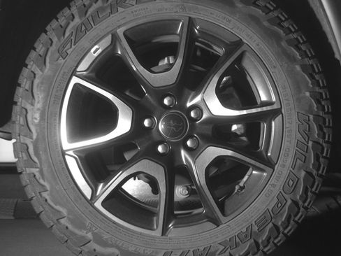 Used 2025 Jeep Compass Trailhawk AWD/4WD image 15