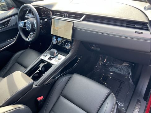Certified 2025 Jaguar F-PACE R-Dynamic S image 11